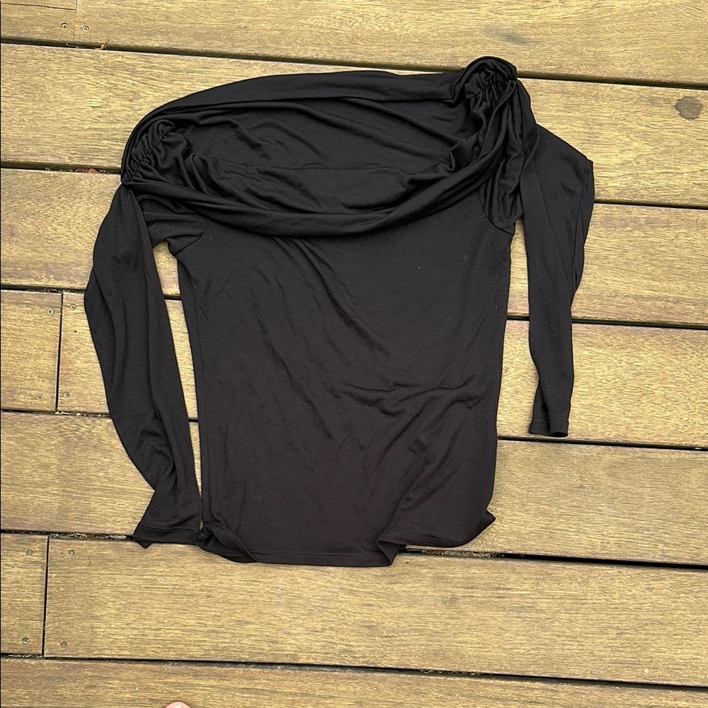 H&M Divided Black Off-Shoulder Blouse